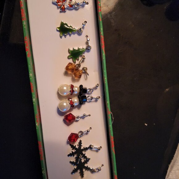 AVON 7pc Holiday Earring Set NEW in the box - Picture 3 of 8